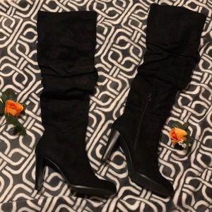 🖤Cute black heeled boots 🖤 Carlos Santana